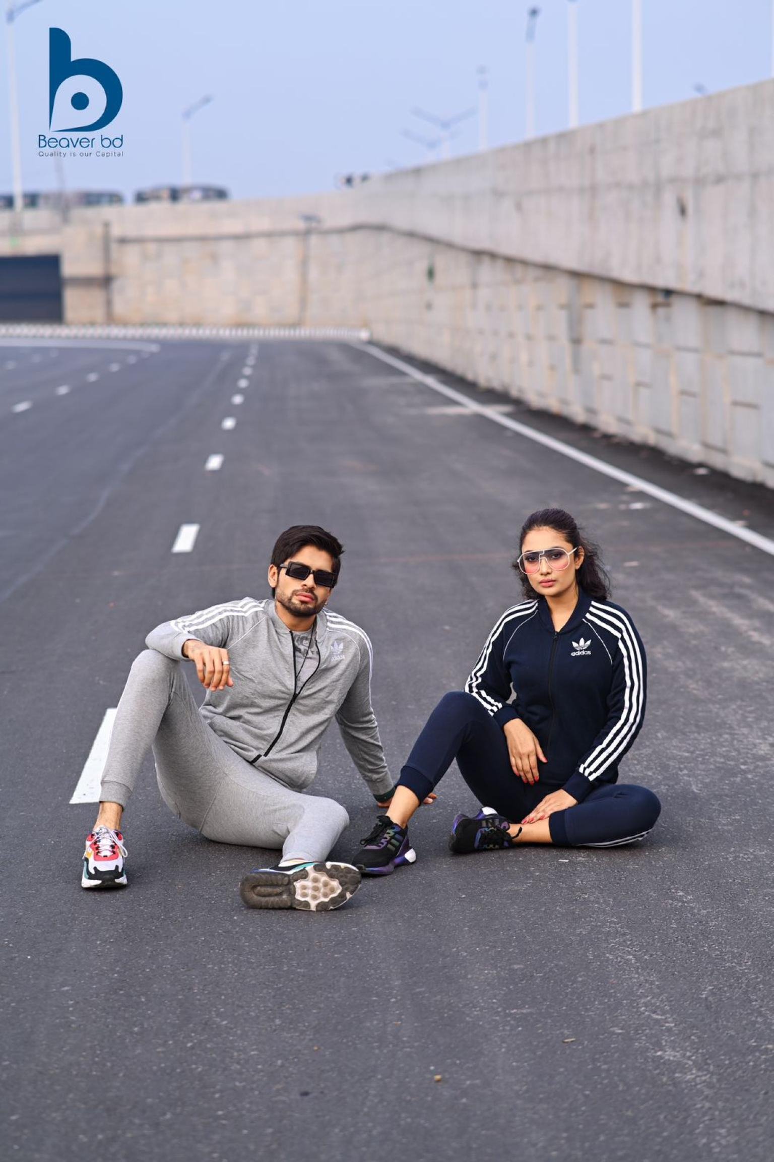 Best Quality Terry Cotton Fabric Fashionable Grey Color Tracksuit For Men Women